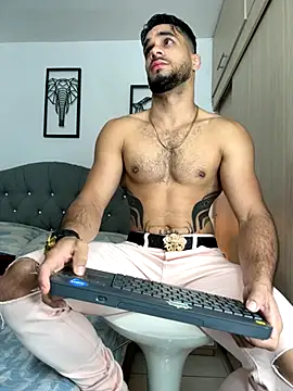 Snapshot of Maximiliano_ford chatting on September 29, 10:33 am Maximiliano ford online show from September 29, 10:33 am