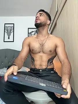 Snapshot of Maximiliano_ford chatting on September 21, 10:42 am Maximiliano ford online show from September 21, 10:42 am