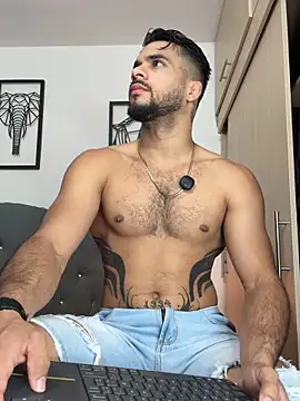 Snapshot of Maximiliano_ford chatting on November 13, 10:08 am Maximiliano ford online show from November 13, 10:08 am