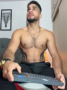 Snapshot of Maximiliano_ford chatting on October 5, 10:39 am Maximiliano ford online show from October 5, 10:39 am