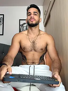 Snapshot of Maximiliano_ford chatting on October 12, 10:38 am Maximiliano ford online show from October 12, 10:38 am