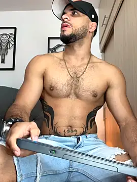 Snapshot of Maximiliano_ford chatting on October 11, 10:38 am Maximiliano ford online show from October 11, 10:38 am