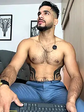 Snapshot of Maximiliano_ford chatting on November 10, 10:42 am Maximiliano ford online show from November 10, 10:42 am