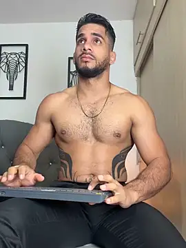 Snapshot of Maximiliano_ford chatting on October 14, 10:38 am Maximiliano ford online show from October 14, 10:38 am