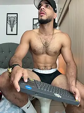 Snapshot of Maximiliano_ford chatting on March 22, 9:45 am Maximiliano ford online show from March 22, 9:45 am