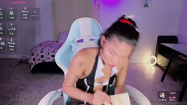 Snapshot of eleselas chatting on September 29, 11:43 pm eleselas online show from September 29, 11:43 pm