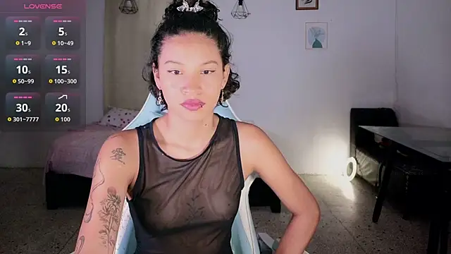 Snapshot of eleselas chatting on October 2, 2:15 am eleselas online show from October 2, 2:15 am