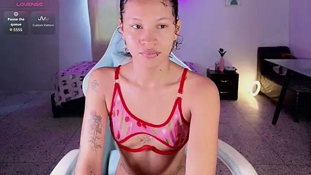 Snapshot of eleselas chatting on October 4, 4:08 pm eleselas online show from October 4, 4:08 pm