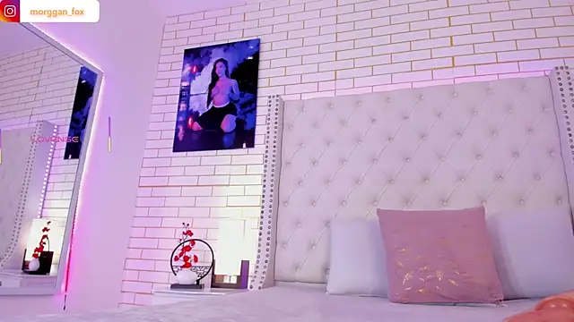 Morggan Fox  online show from March 29, 11:39 pm