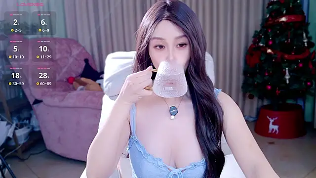 NovaNana online show from April 10, 1:29 pm