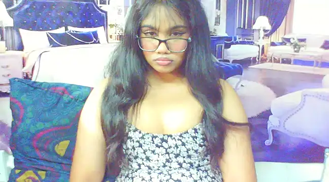 IndianSexyDiva online show from March 18, 6:28 am