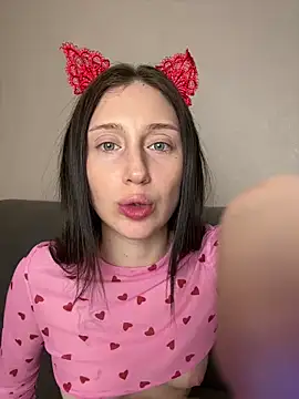 Snapshot of MiaaLoveeee chatting on March 18, 10:15 pm MiaaLoveeee online show from March 18, 10:15 pm