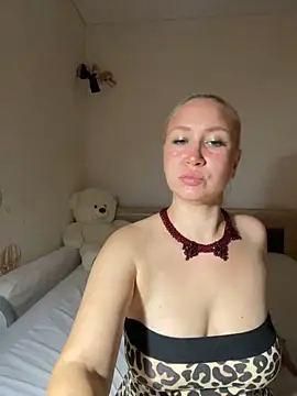 Snapshot of Nikusia chatting on October 17, 3:14 pm Nikusia online show from October 17, 3:14 pm