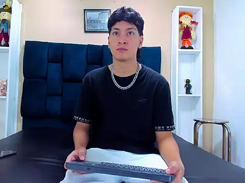 Jhojan twink online show from November 21, 12:59 pm