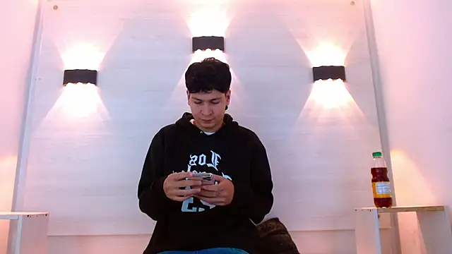 Jhojan twink online show from December 2, 12:40 pm