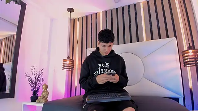 Jhojan twink online show from November 5, 12:19 pm