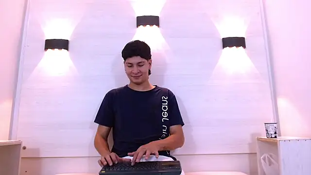 Jhojan twink online show from November 22, 1:10 pm