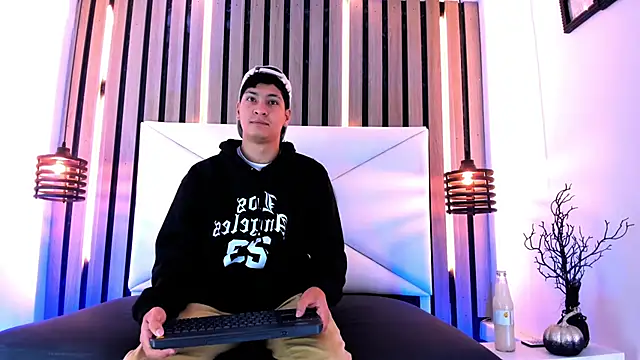 Jhojan twink online show from October 21, 11:42 am