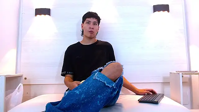 Jhojan twink online show from November 28, 12:27 pm