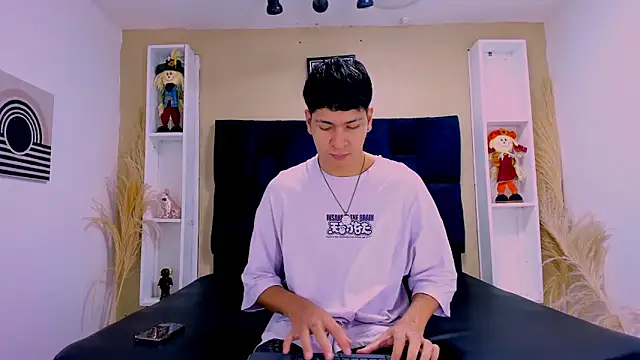 Snapshot of Jhojan_twink chatting on October 15, 12:46 pm Jhojan twink online show from October 15, 12:46 pm