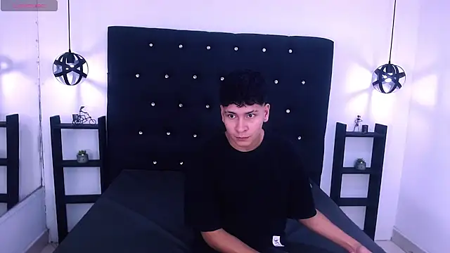 Snapshot of Jhojan_twink chatting on October 4, 6:42 pm Jhojan twink online show from October 4, 6:42 pm