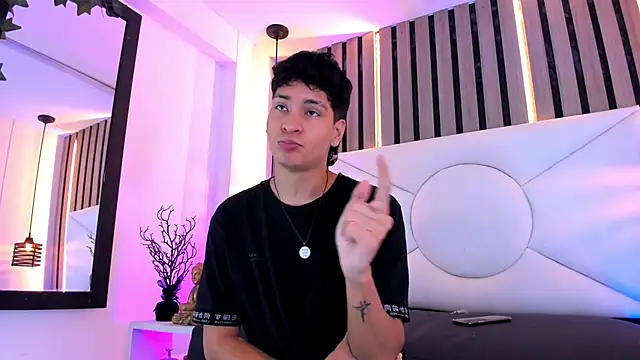 Jhojan twink online show from November 4, 7:06 pm