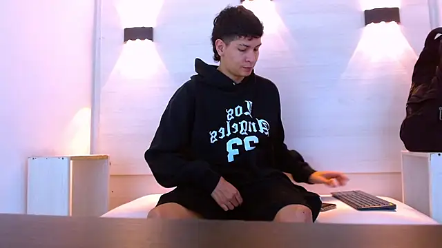 Jhojan twink online show from December 16, 12:31 pm