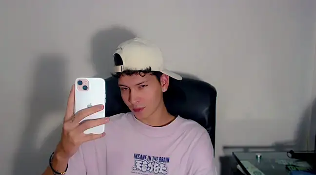 Snapshot of Jhojan_twink chatting on March 22, 4:04 pm Jhojan twink online show from March 22, 4:04 pm