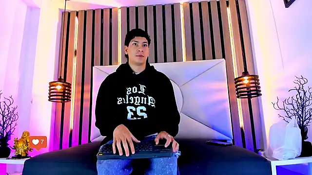 Jhojan twink online show from November 14, 12:42 pm