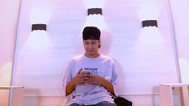 Jhojan twink online show from December 1, 1:23 pm