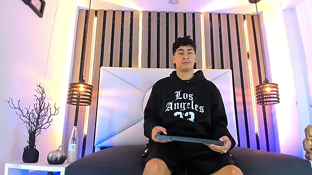 Jhojan twink online show from October 23, 12:04 pm