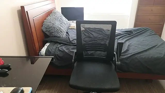 Snapshot of hardaftercum chatting on November 6, 2:43 pm hardaftercum online show from November 6, 2:43 pm