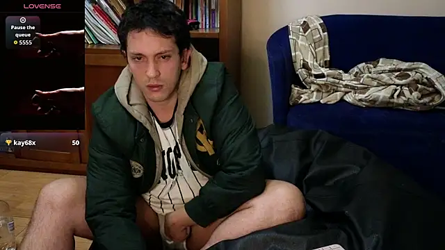 Snapshot of hardaftercum chatting on October 31, 4:42 am hardaftercum online show from October 31, 4:42 am