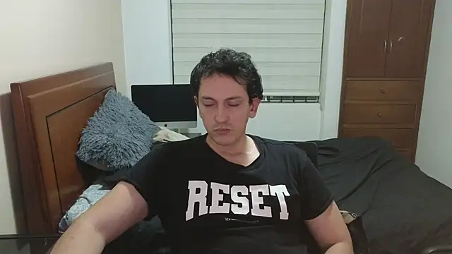 Snapshot of hardaftercum chatting on November 6, 2:37 am hardaftercum online show from November 6, 2:37 am