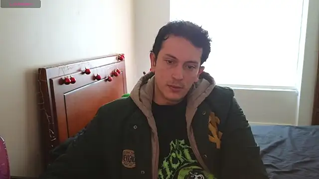 Snapshot of hardaftercum chatting on December 3, 3:33 pm hardaftercum online show from December 3, 3:33 pm