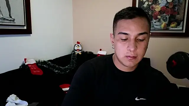 Snapshot of hardaftercum chatting on November 27, 2:45 am hardaftercum online show from November 27, 2:45 am