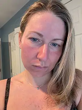 LittleMsMILF online show from March 12, 6:34 pm