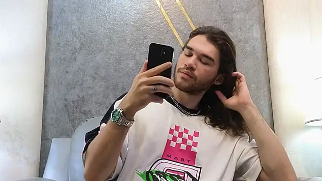 FreyrVik online show from December 2, 3:36 pm