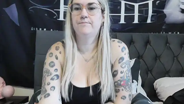 Sizzling Indie36 online show from December 16, 9:46 am