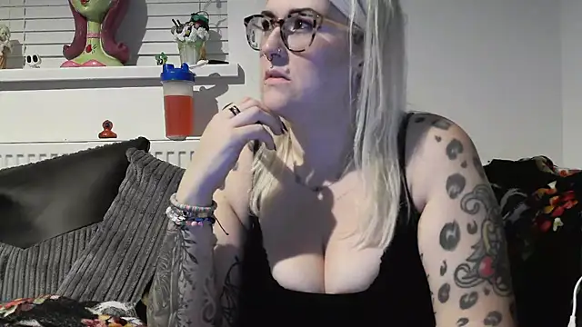 Sizzling Indie36 online show from November 12, 5:06 pm