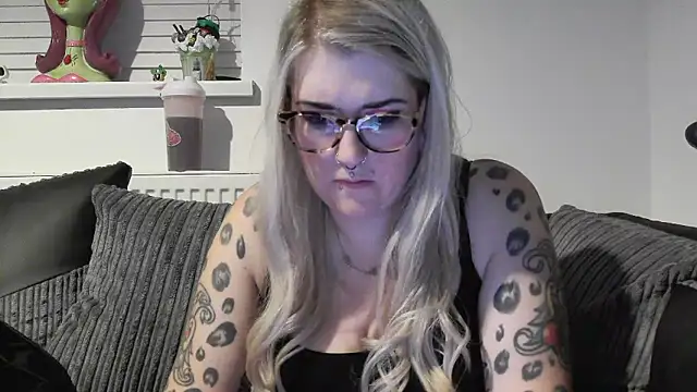 Sizzling Indie36 online show from November 13, 8:13 pm