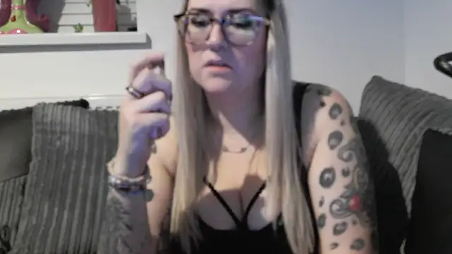 Sizzling Indie36 online show from November 15, 8:57 pm