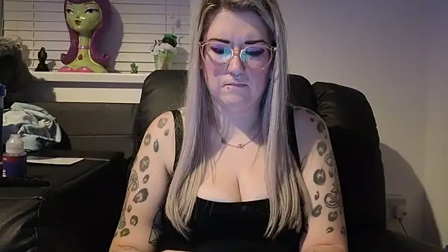 Sizzling Indie36 online show from February 5, 8:59 pm