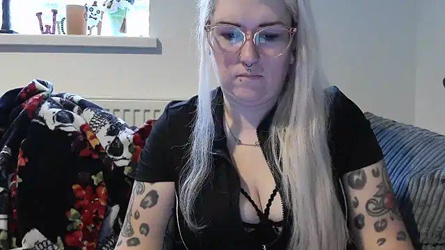 Sizzling Indie36 online show from October 21, 8:25 am