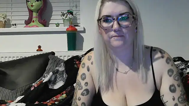 Sizzling Indie36 online show from November 11, 9:31 pm