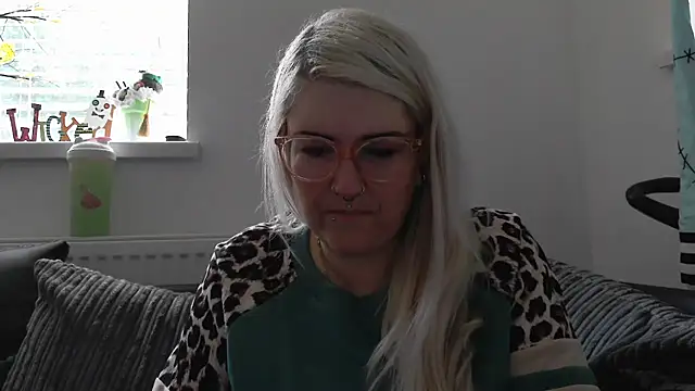 Sizzling Indie36 online show from October 24, 8:35 am