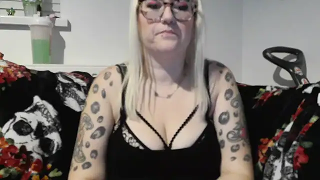 Sizzling Indie36 online show from November 10, 5:40 pm