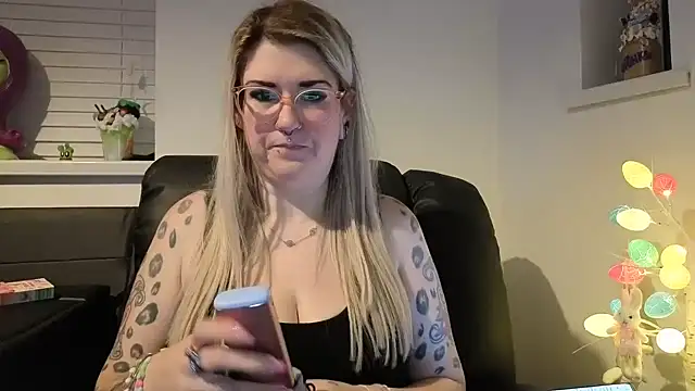 Sizzling Indie36 online show from February 26, 11:05 pm