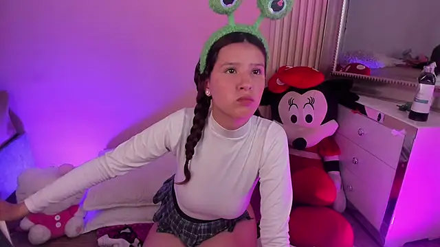 Snapshot of Sophie_joyy chatting on February 24, 9:26 pm Sophie joyy online show from February 24, 9:26 pm