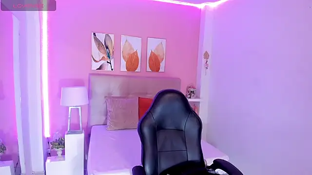 Molly h0t online show from April 9, 12:33 pm